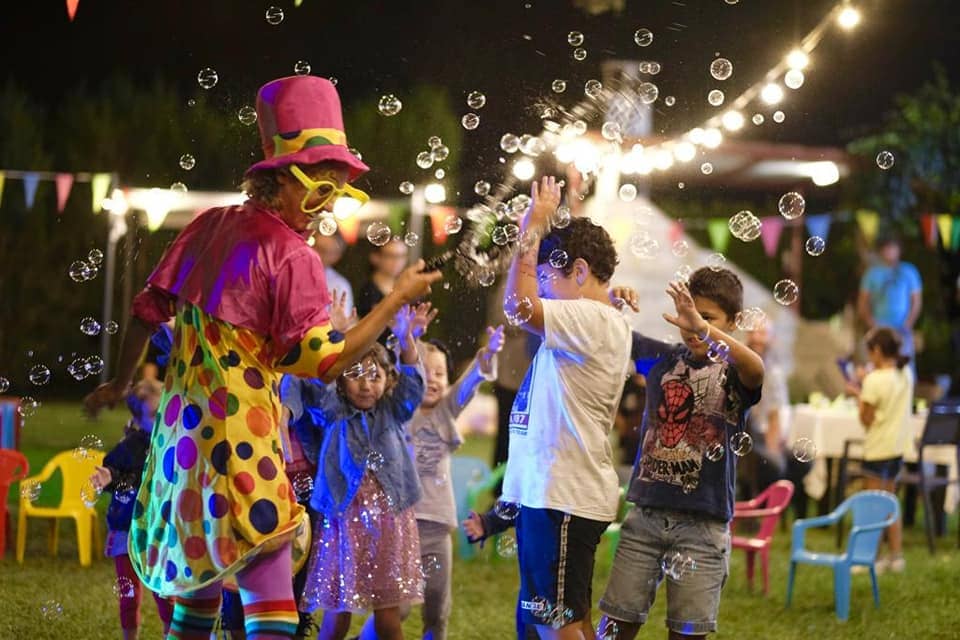 Festa per bambini con spettacolo di bolle di sapone: perché organizzare una  -  ti aiuta a organizzare la tua festa